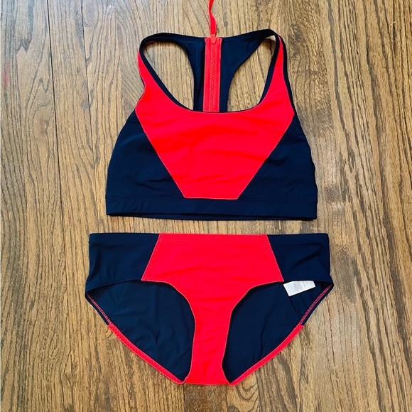 Tory Burch Sport Red and Navy Swimwear Set with Rash Guard - Picture 2 of 6